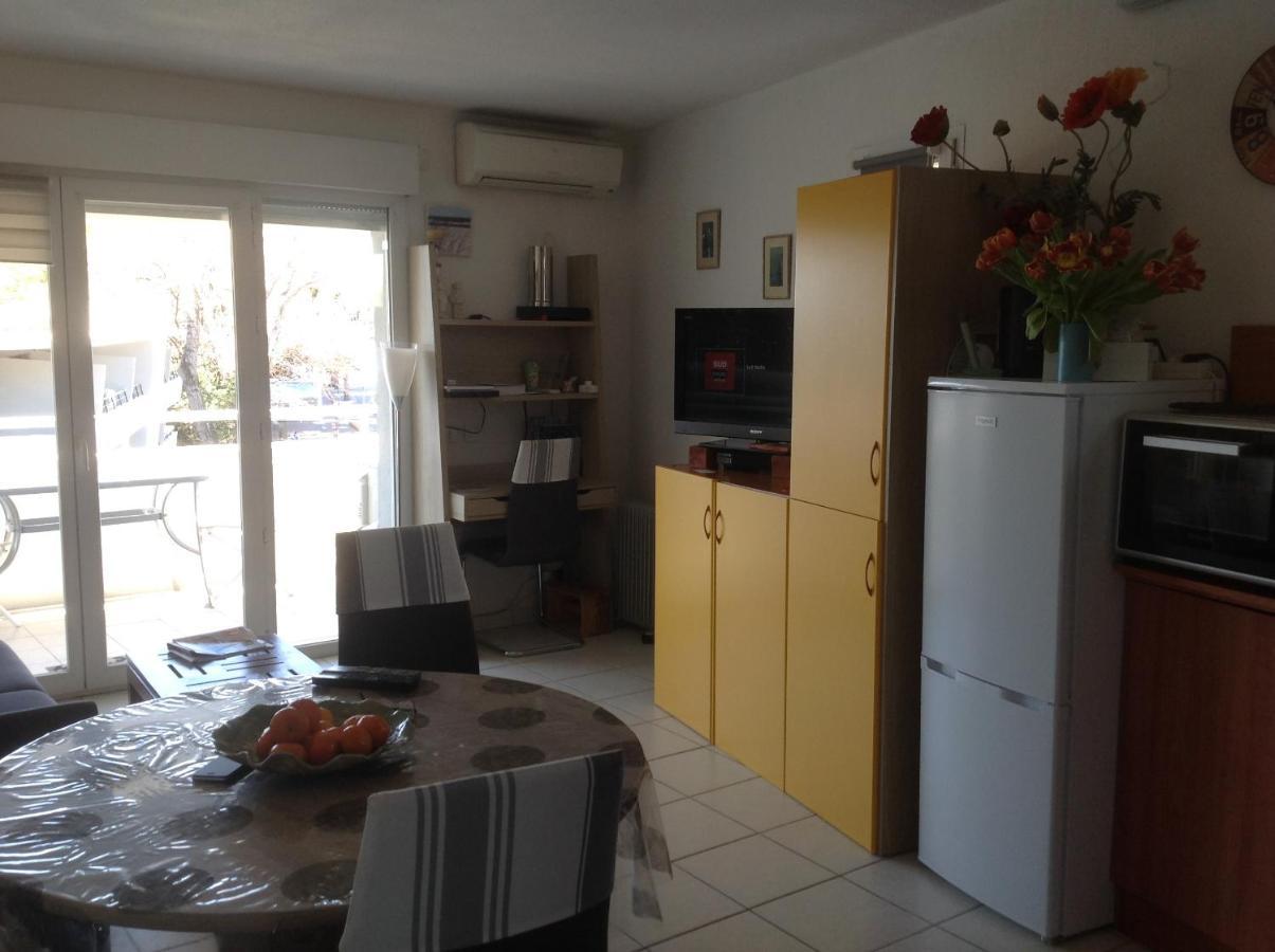F2 Immeuble Les Pieds Dans L'Eau Apartment วิลล์เนิฟ-ลูเบ ภายนอก รูปภาพ