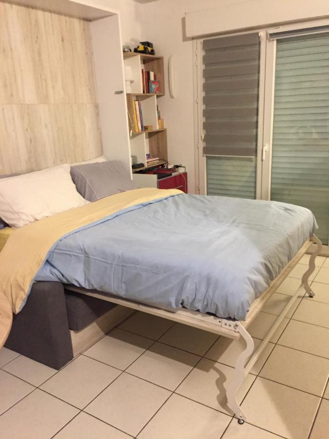F2 Immeuble Les Pieds Dans L'Eau Apartment วิลล์เนิฟ-ลูเบ ภายนอก รูปภาพ