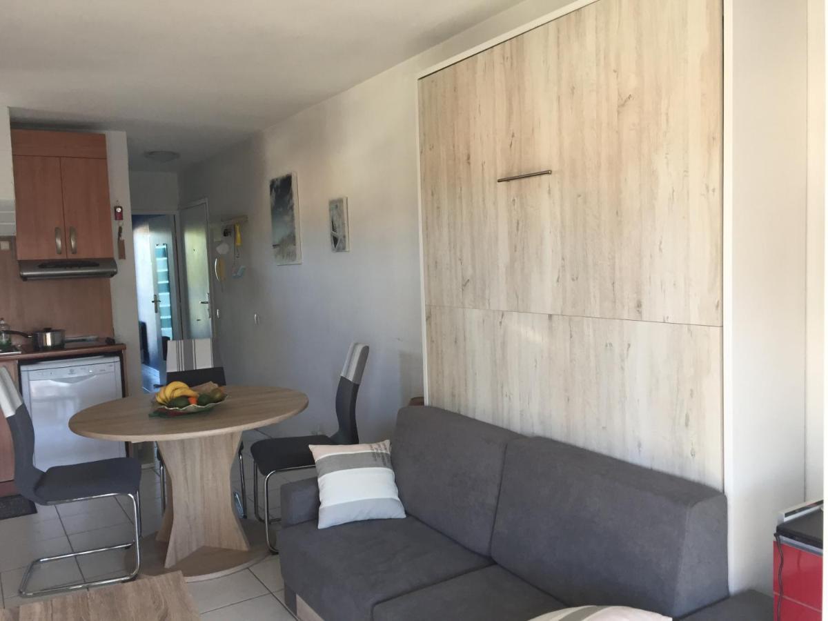 F2 Immeuble Les Pieds Dans L'Eau Apartment วิลล์เนิฟ-ลูเบ ภายนอก รูปภาพ